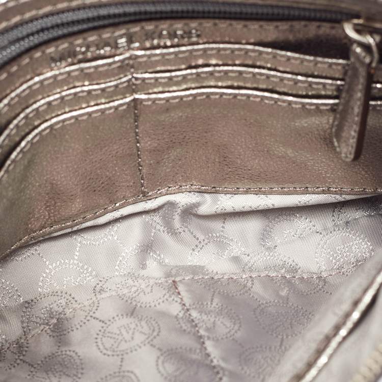 Pre Owned Michael Kors Metallic Grey Leather Fallon Wristlet Clutch