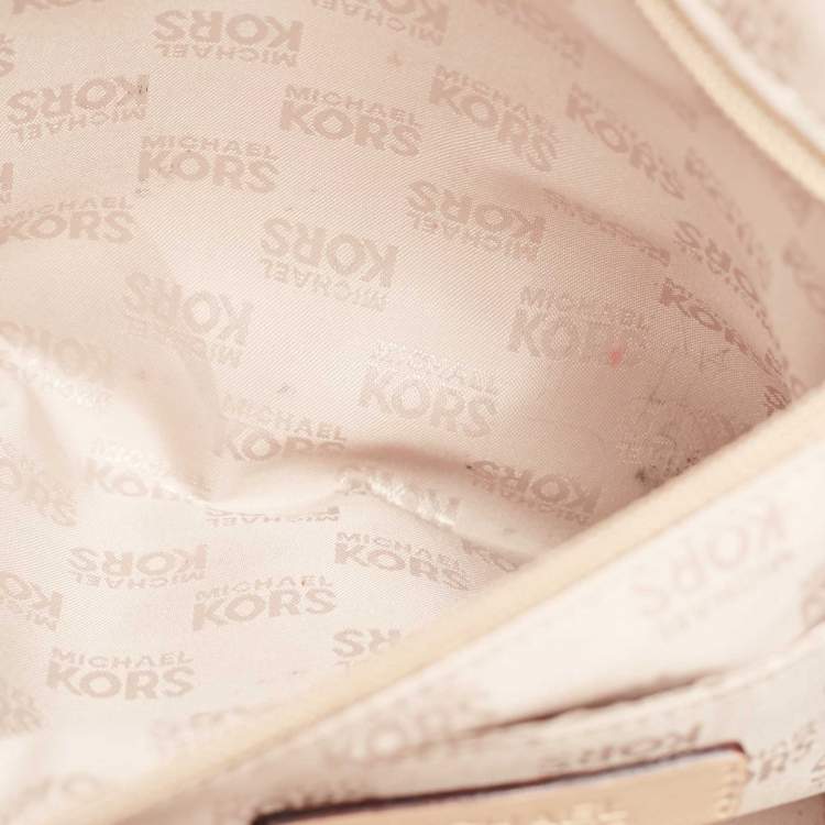 مملوكة مسبقًا Michael Kors Off White Signature Coated Canvas and Leather Charm Satchel