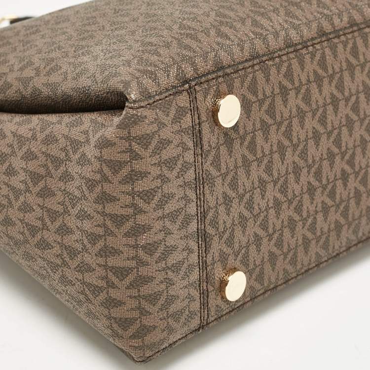 Pre Owned Michael Kors Brown/Black Signature Canvas Susan Shoulder Bag