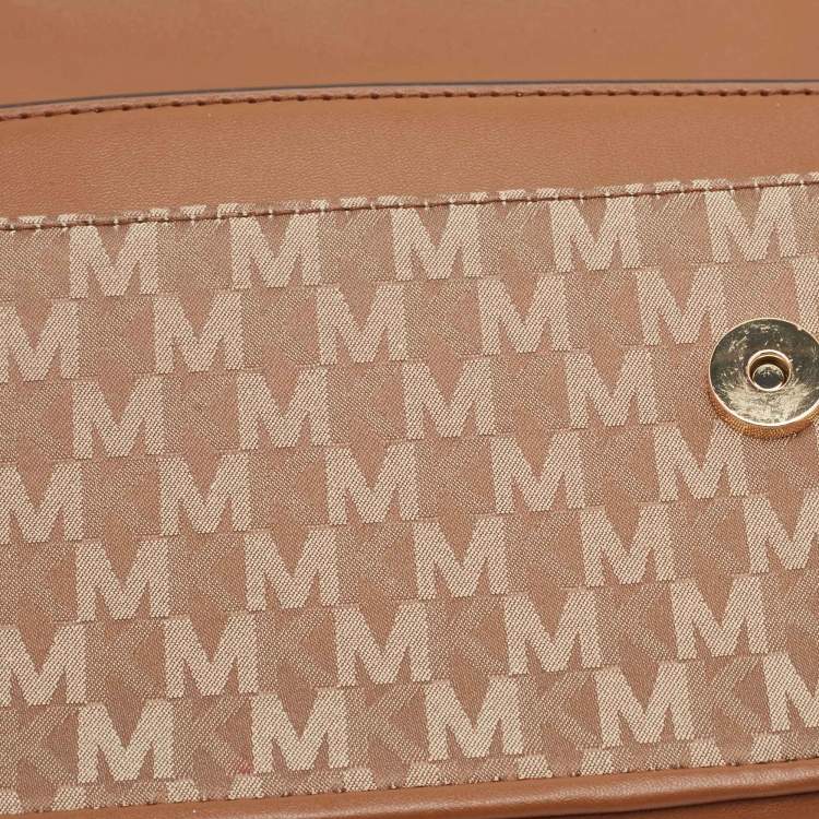 مملوكة مسبقًا Michael Kors Brown Signature Canvas Large Heather Shoulder Bag