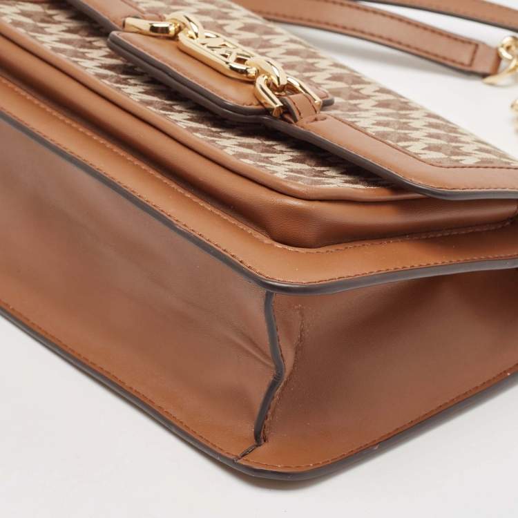 مملوكة مسبقًا Michael Kors Brown Signature Canvas Large Heather Shoulder Bag