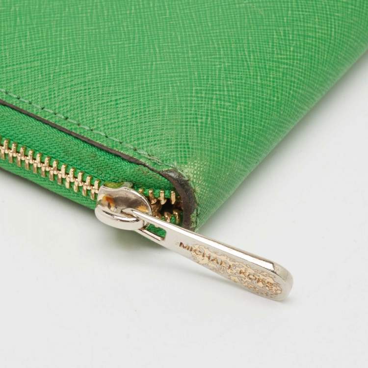 Pre Owned Michael Kors Green Leather Jet Set Zip Around Wallet