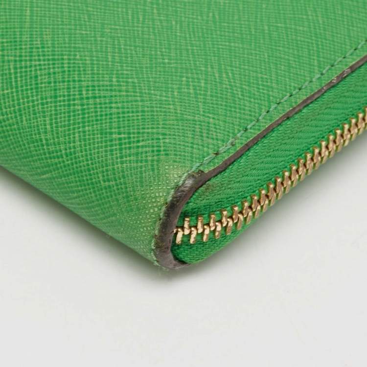 Pre Owned Michael Kors Green Leather Jet Set Zip Around Wallet