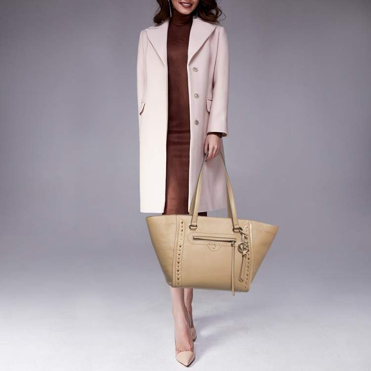Pre Owned Michael Kors Beige Leather Medium Studded Carine Tote