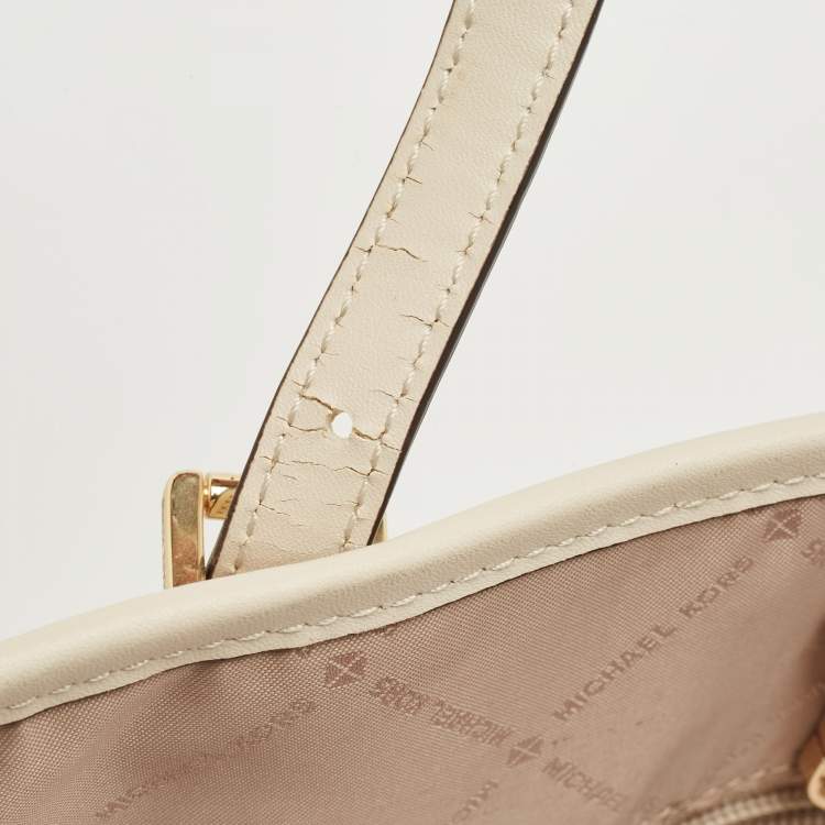 Pre Owned Michael Kors Grey Signature Coated Canvas Medium Printed Jet Set Travel Tote