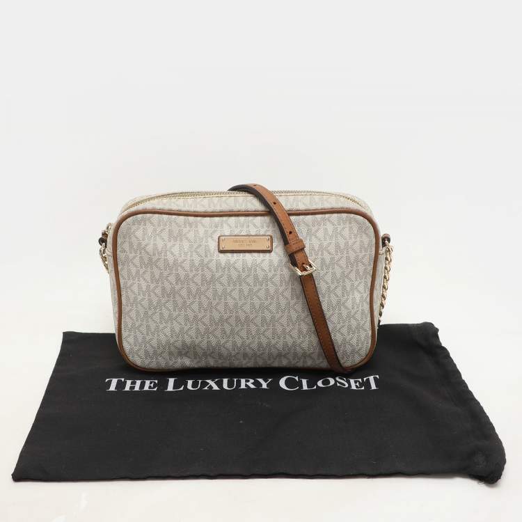 Pre Owned Michael Kors White Signature Coated Canvas Jet Set Travel Camera Crossbody Bag