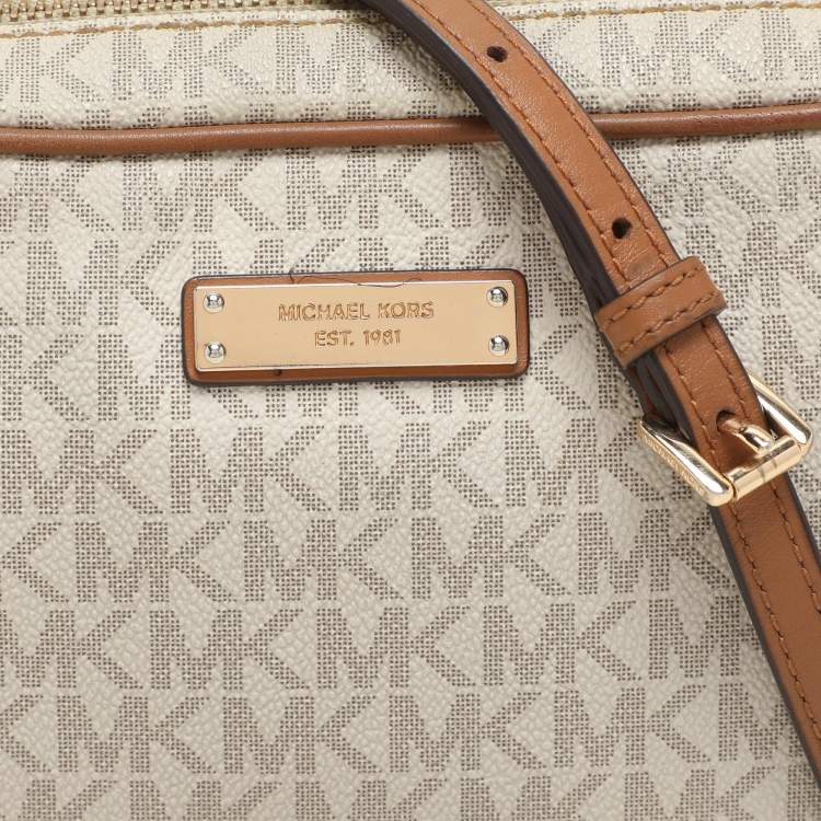 Pre Owned Michael Kors White Signature Coated Canvas Jet Set Travel Camera Crossbody Bag