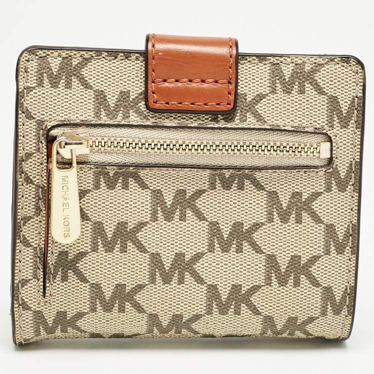 Pre Owned Michael Kors Beige/Orange Signature Coated Canvas Natalie Heritage Compact Wallet
