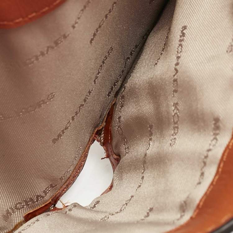Pre Owned Michael Kors Beige/Orange Signature Coated Canvas Natalie Heritage Compact Wallet