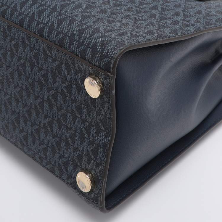 Pre Owned Michael Kors Blue Coated Canvas and Leather Large Mott Tote