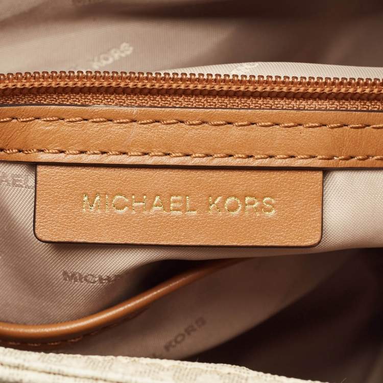 Pre Owned Michael Kors White/Tan Signature Coated Canvas Jet Set Travel Messenger Bag