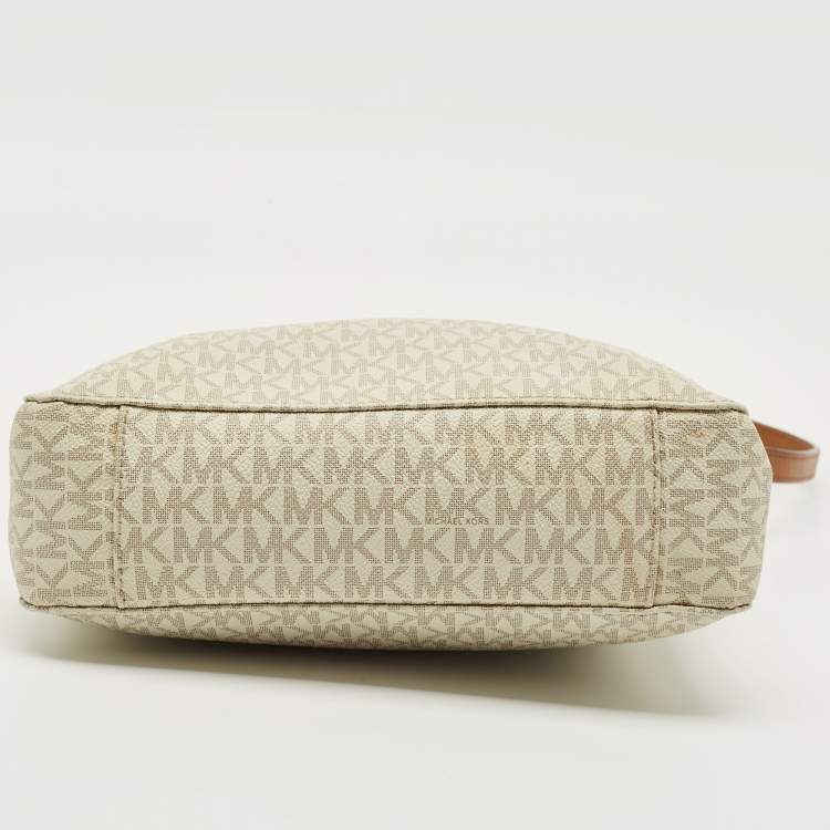 Pre Owned Michael Kors White/Tan Signature Coated Canvas Jet Set Travel Messenger Bag