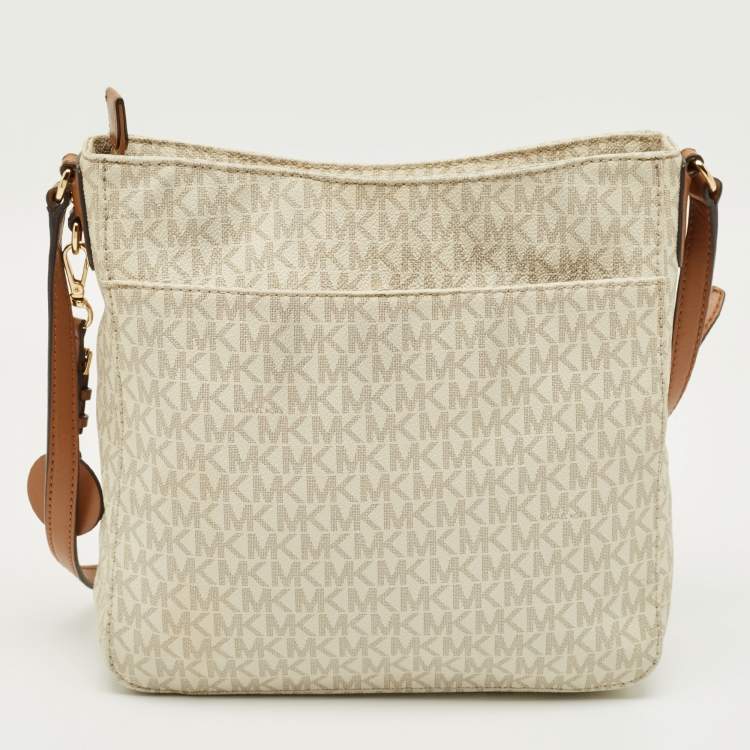 Pre Owned Michael Kors White/Tan Signature Coated Canvas Jet Set Travel Messenger Bag