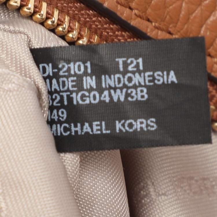 Pre Owned Michael Kors Cream/Brown Coated Canvas and Leather Slater 2-in-1 Wristlet Clutch