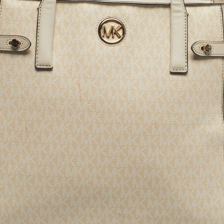 Pre Owned Michael Kors Cream/Beige Signature Coated Canvas Carmen Tote