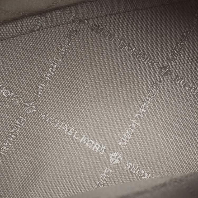 Pre Owned Michael Kors White Leather Extra Small Bedford Legacy Crossbody Bag