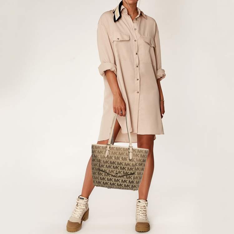 Pre Owned Michael Kors Beige Signature Canvas and Leather Jet Set Pocket Tote