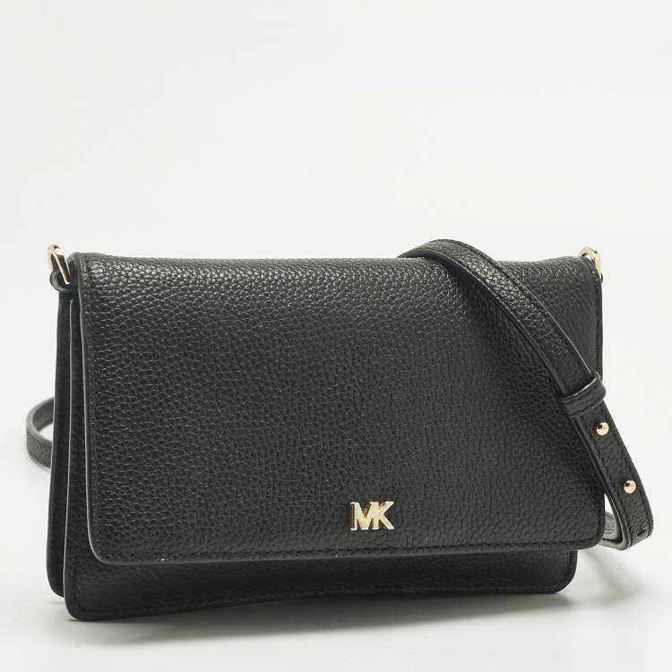 Pre Owned Michael Kors Black Leather Mott Wallet on Strap