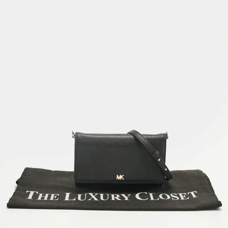 Pre Owned Michael Kors Black Leather Mott Wallet on Strap