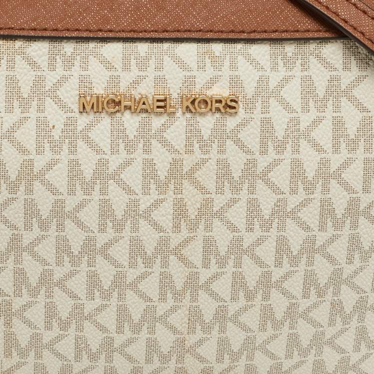 مملوكة مسبقًا Michael Kors Jet Set Camera Brown/Off White Signature Coated Canvas and Leather Crossbody Bag