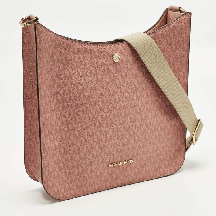 مملوكة مسبقًا Michael Kors Briley Large Pink Signature Coated Canvas Messenger Bag
