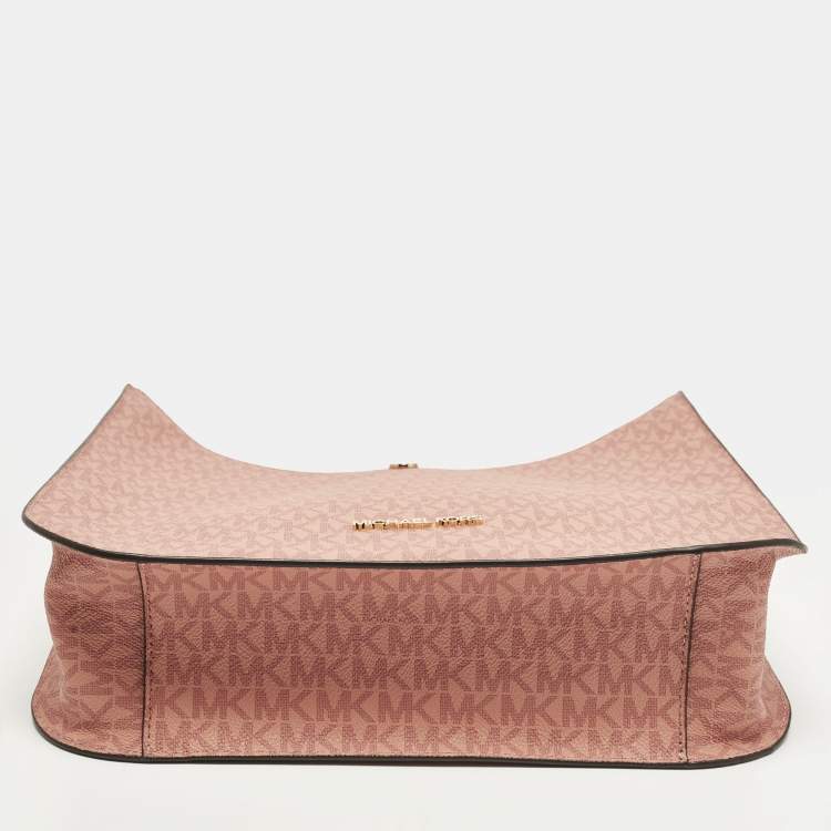 مملوكة مسبقًا Michael Kors Briley Large Pink Signature Coated Canvas Messenger Bag