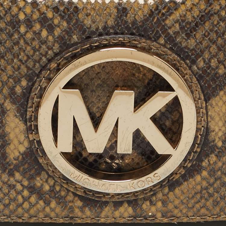 مملوكة مسبقًا Michael Kors Logo Flap Light Green Python Embossed Leather Chain Clutch