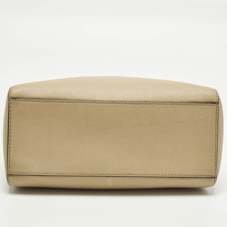 مملوكة مسبقًا Michael Kors Cynthia Small Beige Leather Tote