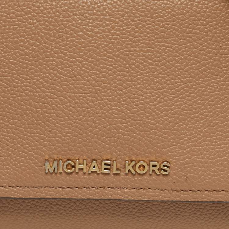 مملوكة مسبقًا Michael Kors Hayes Small Brown Leather Chain Clutch