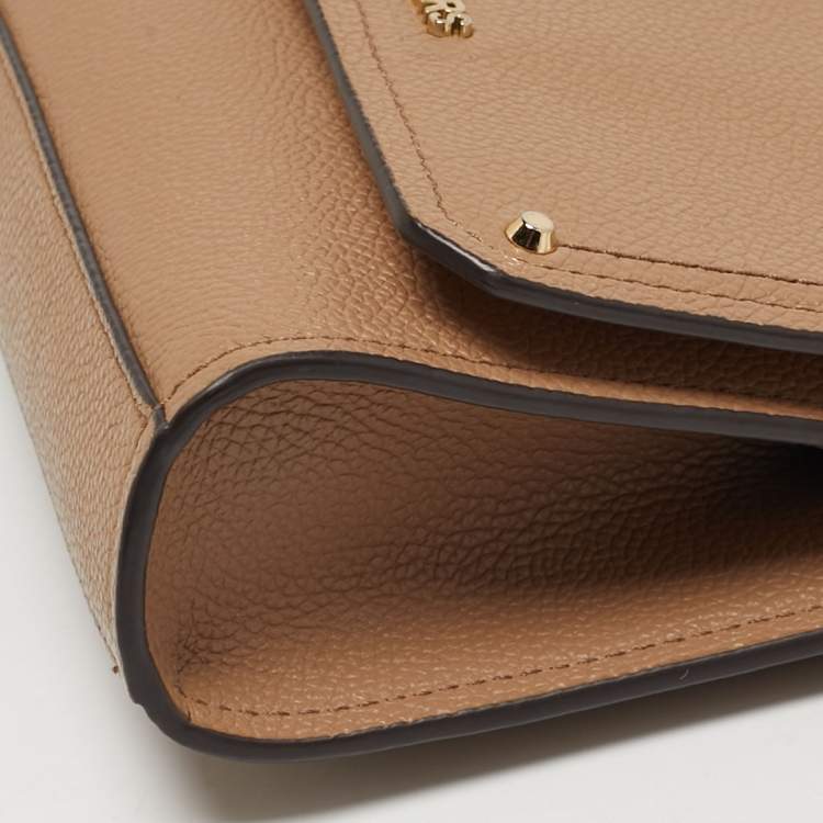 مملوكة مسبقًا Michael Kors Hayes Small Brown Leather Chain Clutch