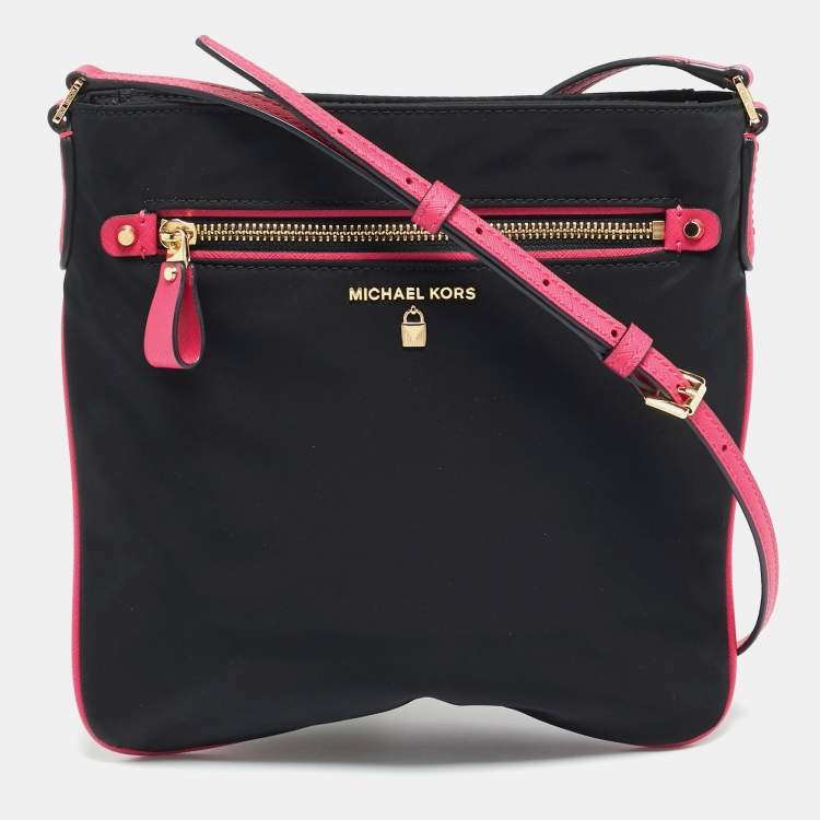 مملوكة مسبقًا Michael Kors Kelsey Large Black/Fuchsia Nylon Crossbody Bag