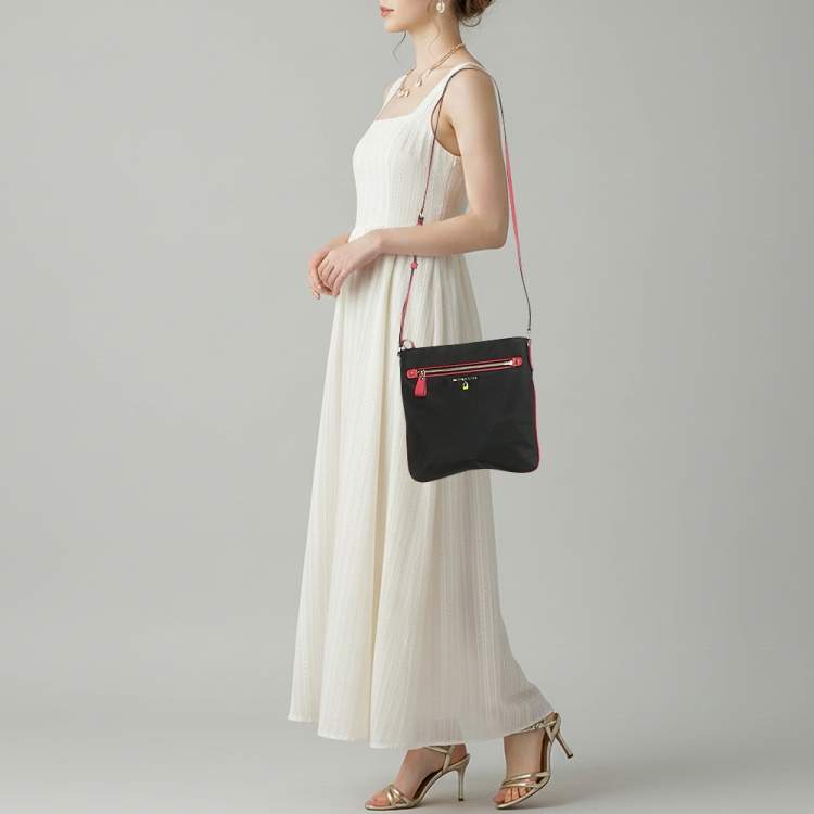 مملوكة مسبقًا Michael Kors Kelsey Large Black/Fuchsia Nylon Crossbody Bag