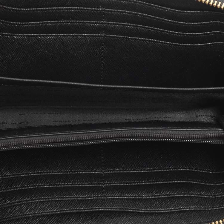Pre Owned Michael Kors Black Leather Zip Around Wallet