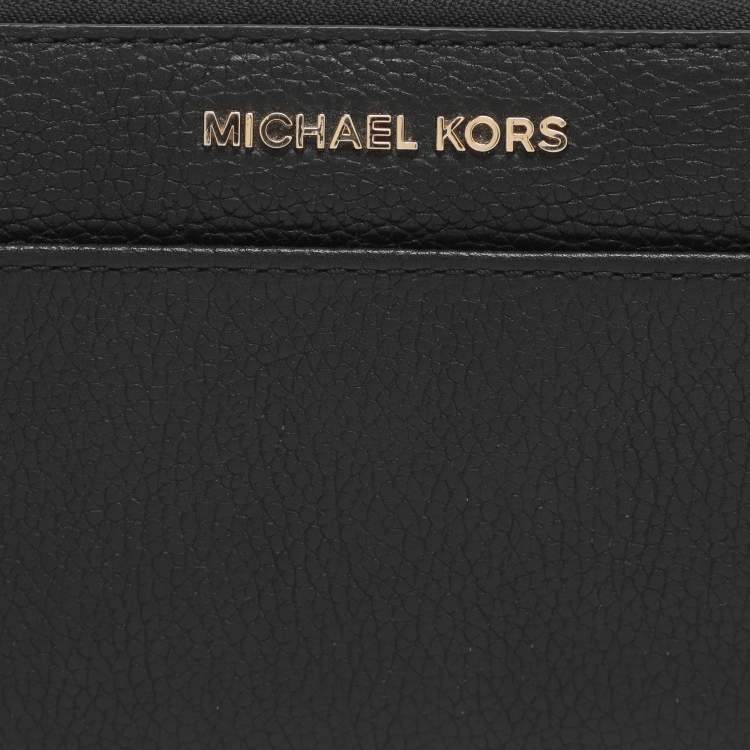 Pre Owned Michael Kors Black Leather Zip Around Wallet