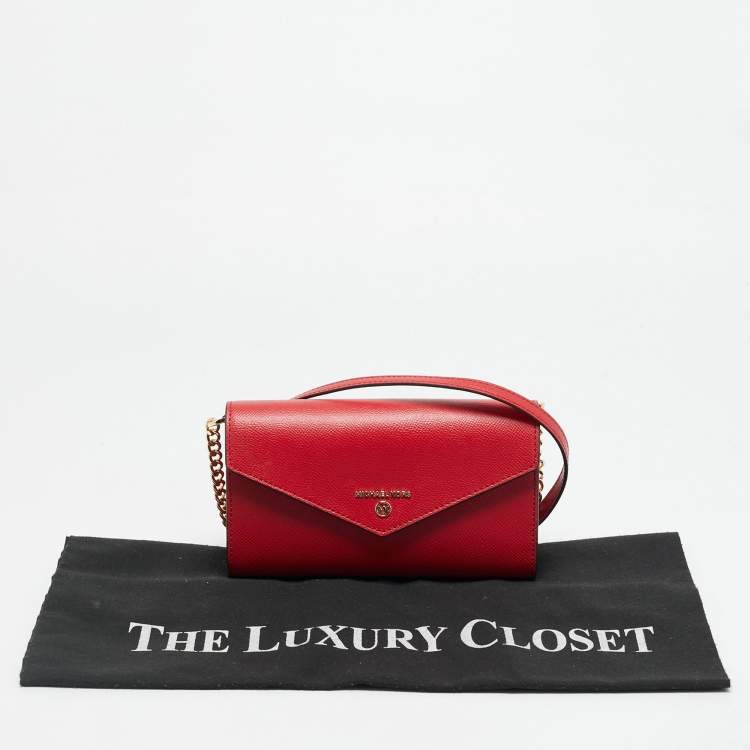 مملوكة مسبقًا Michael Kors Envelope Red Leather Crossbody Bag