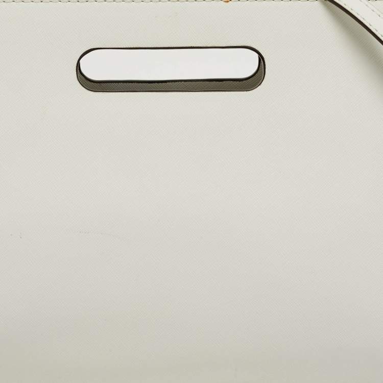 Pre Owned حقيبة كلتش مايكل كورس جلد أبيض مزينة بقصّات تيلدا