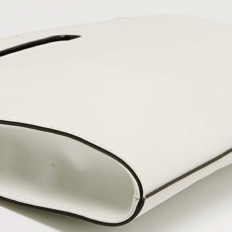 Pre Owned حقيبة كلتش مايكل كورس جلد أبيض مزينة بقصّات تيلدا