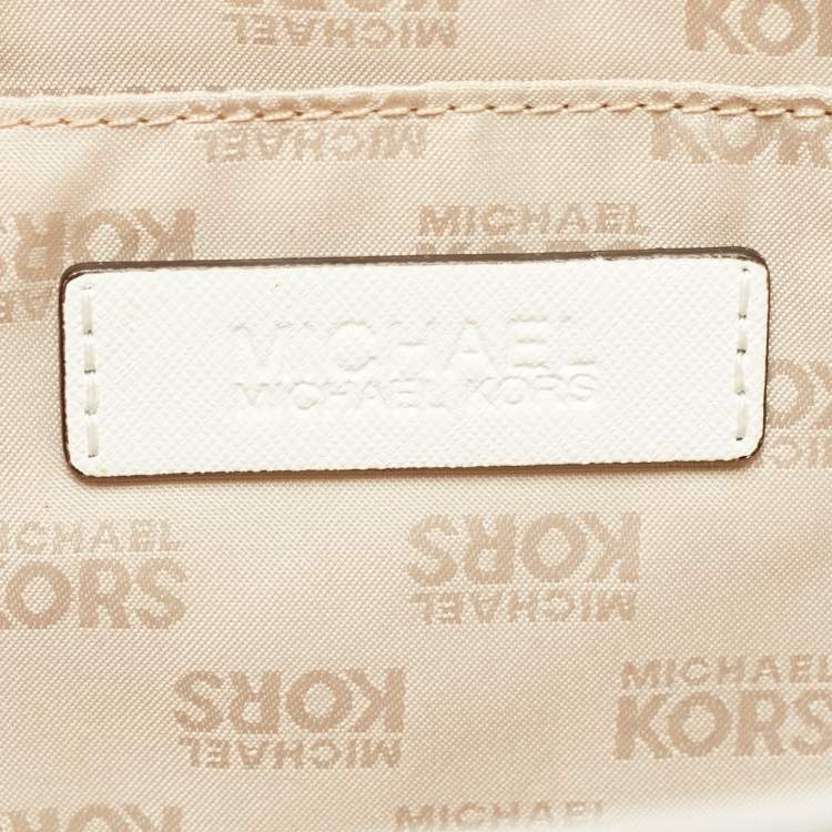 Pre Owned حقيبة كلتش مايكل كورس جلد أبيض مزينة بقصّات تيلدا