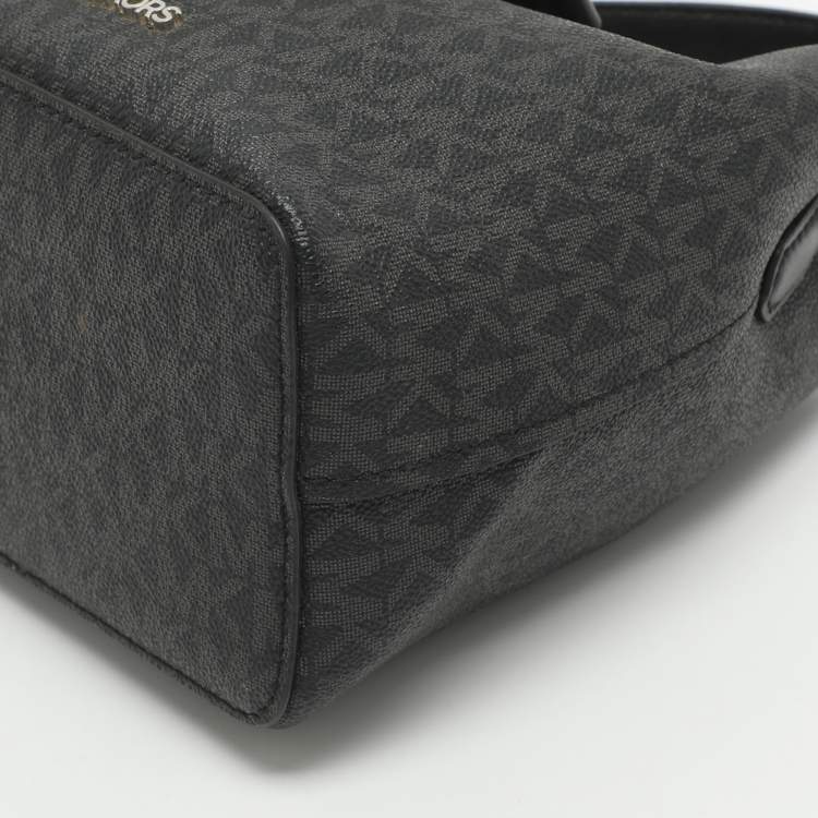 Pre Owned Michael Kors Suri Black Signature Coated Canvas and Leather Drawstring Bucket bag