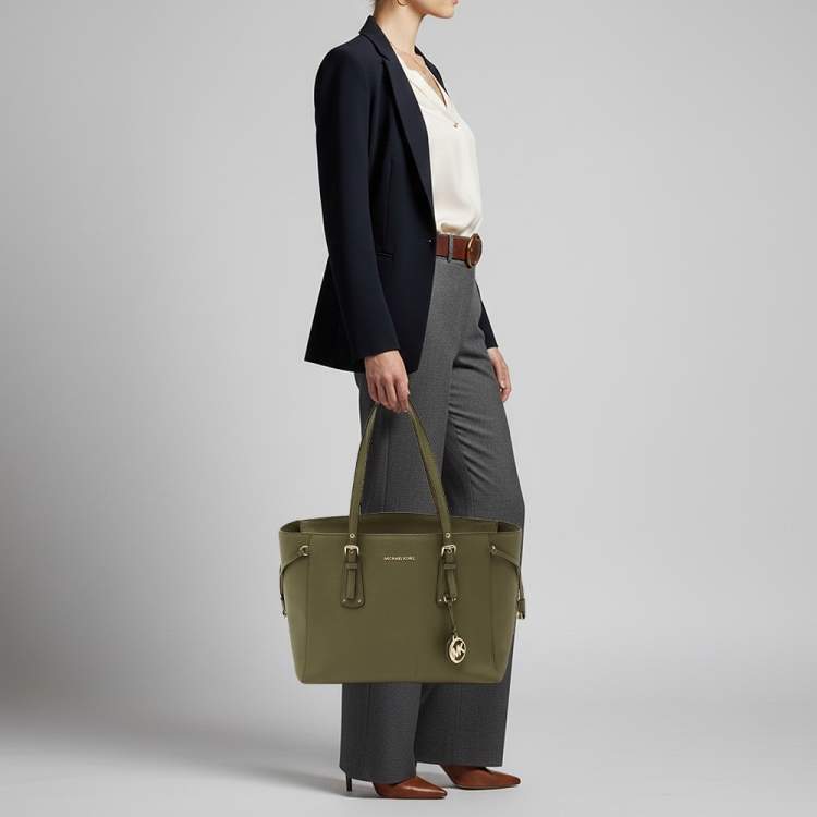 Pre Owned Michael Kors Voyager Medium Olive Green Leather Tote