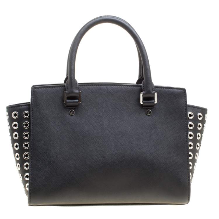 Pre Owned Michael Michael Kors Black Leather Medium Selma Eyelet Top Handle Bag