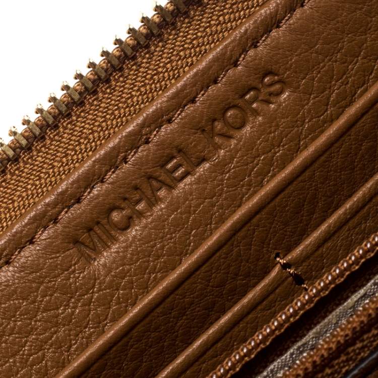 Pre Owned Michael Kors Brown Leather Bedford Continental Wallet