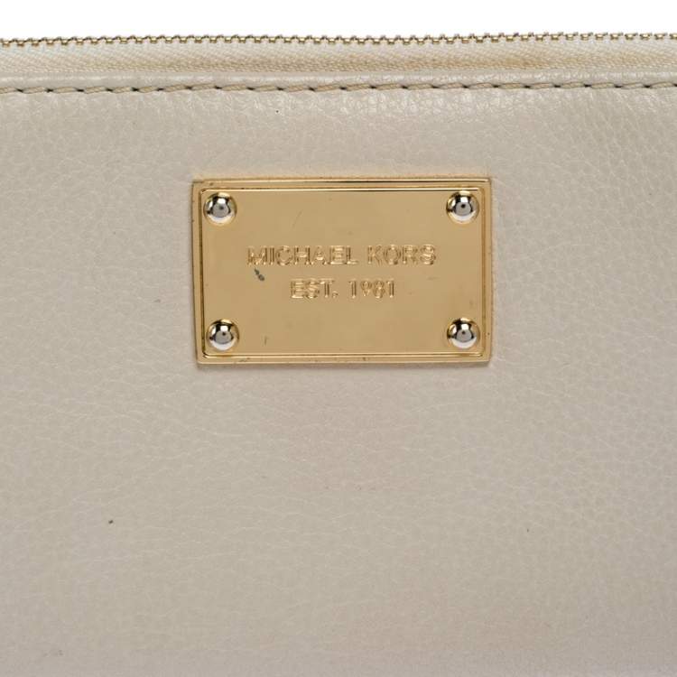 Pre Owned Michael Kors Off White Leather Jet Set Zip Around Wallet