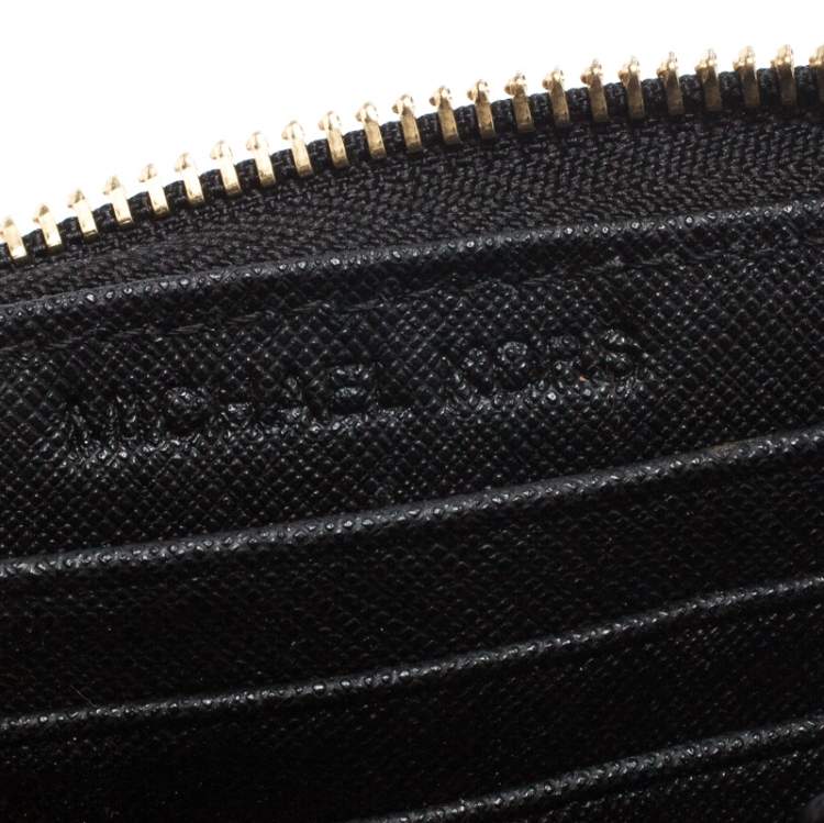 Pre Owned Michael Kors Black Saffiano Leather Studded Selma Wristlet Wallet