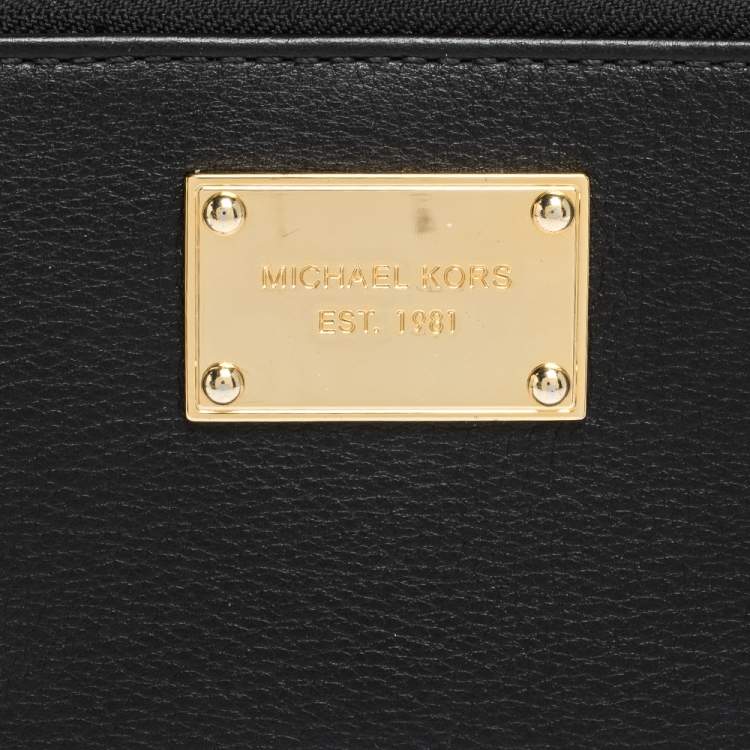 Pre Owned Michael Kors Black Leather Jet Set Zip Around Wallet