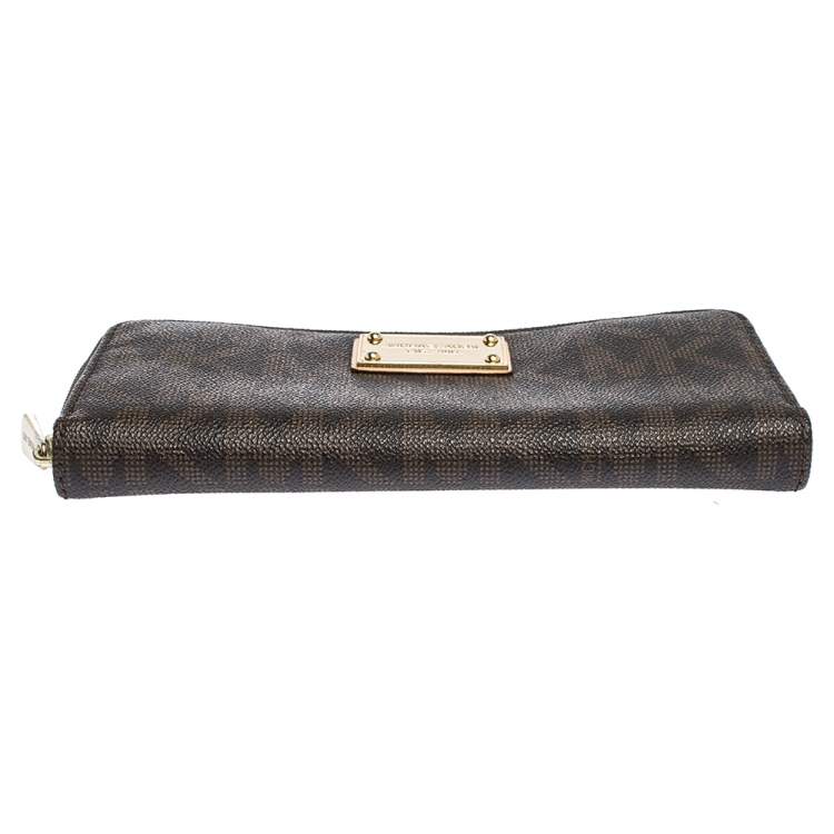 Pre Owned Michael Kors Brown Signature Coated Canvas  Zip Around Wallet