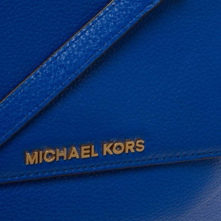 Pre Owned Michael Kors Blue Leather Jet Set Flap Crossbody Bag
