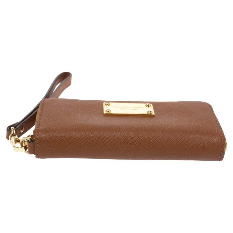 Pre Owned Michael Kors Brown Leather Jet Set Zip Around Wristlet Wallet