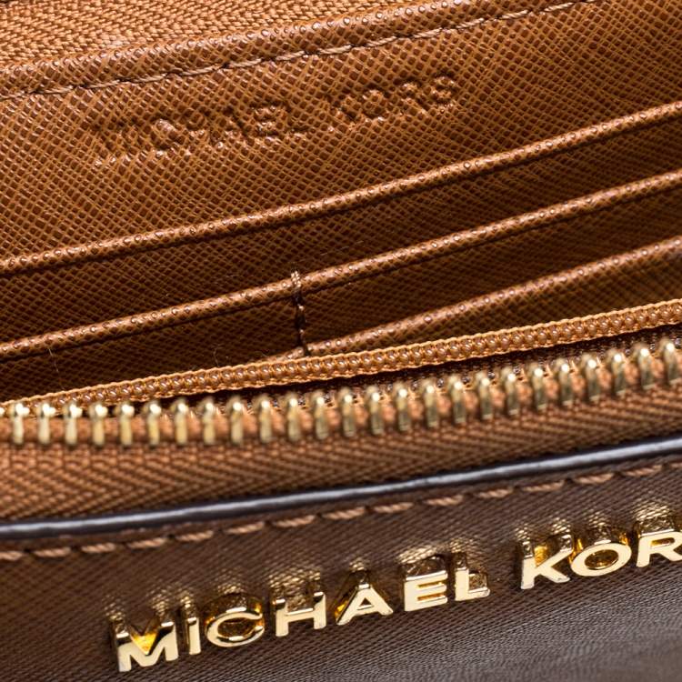 Pre Owned Michael Kors Brown Leather Jet Set Travel Zip Around Wallet