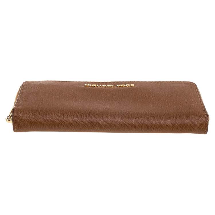 Pre Owned Michael Kors Brown Leather Jet Set Travel Zip Around Wallet